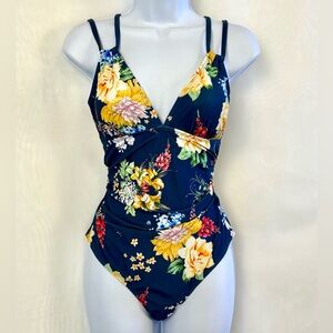 NWT Cupshe Women’s Floral One Piece Adjustable Straps Swimsuit / Medium